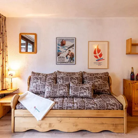 Daire Le Prariond - Val Claret-4 By Interhome *