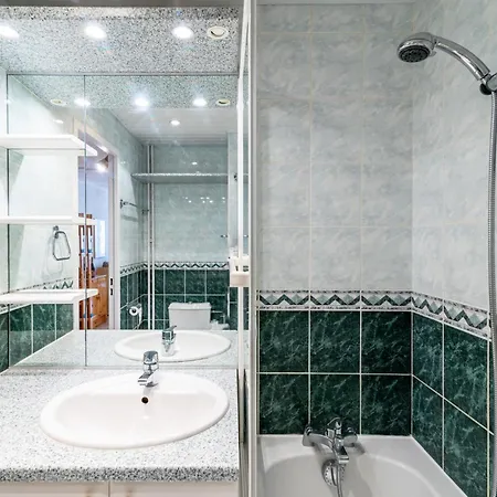 Daire Le Prariond - Val Claret-4 By Interhome *