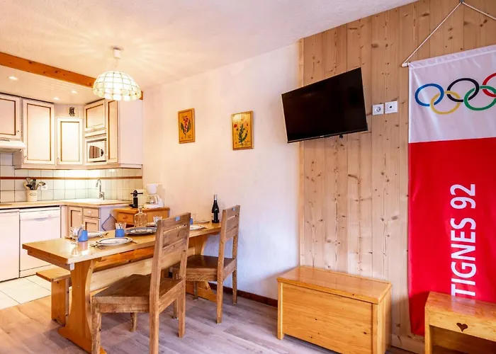 Apartment Le Prariond - Val Claret-4 By Interhome
